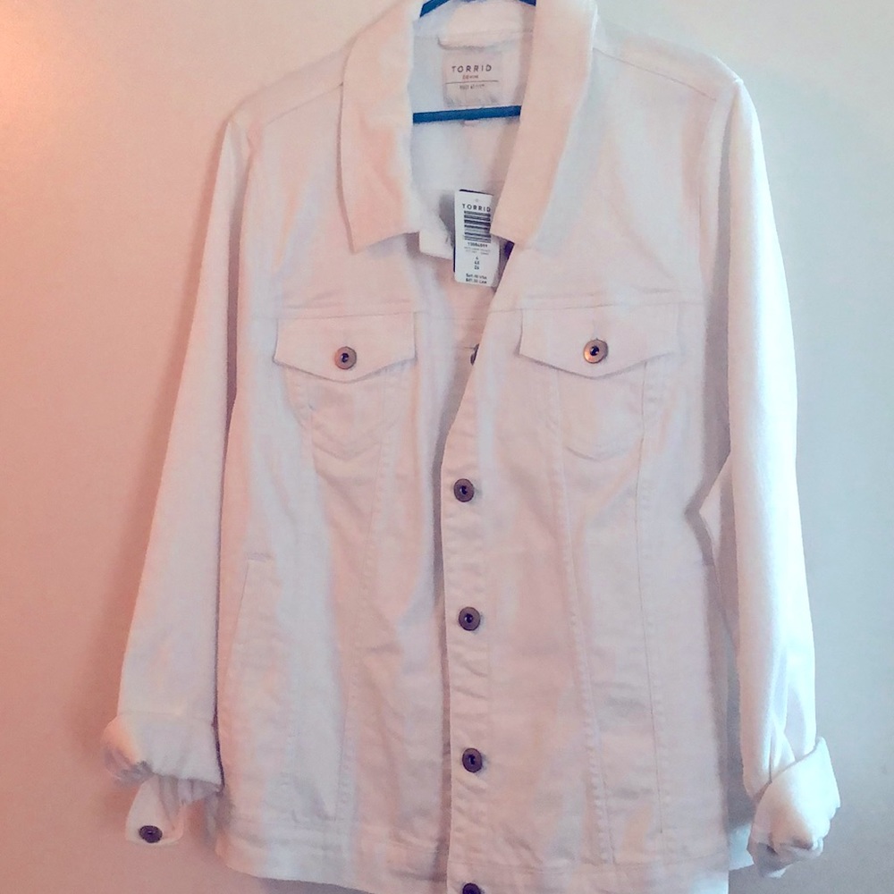 Torrid size 4 (26) white denim jacket